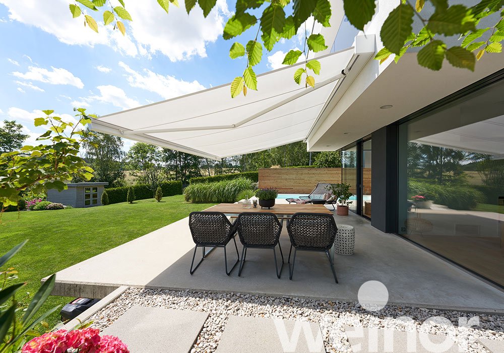 Chemnitz : Store de terrasse weinor Kubata sur une maison d'architecte 