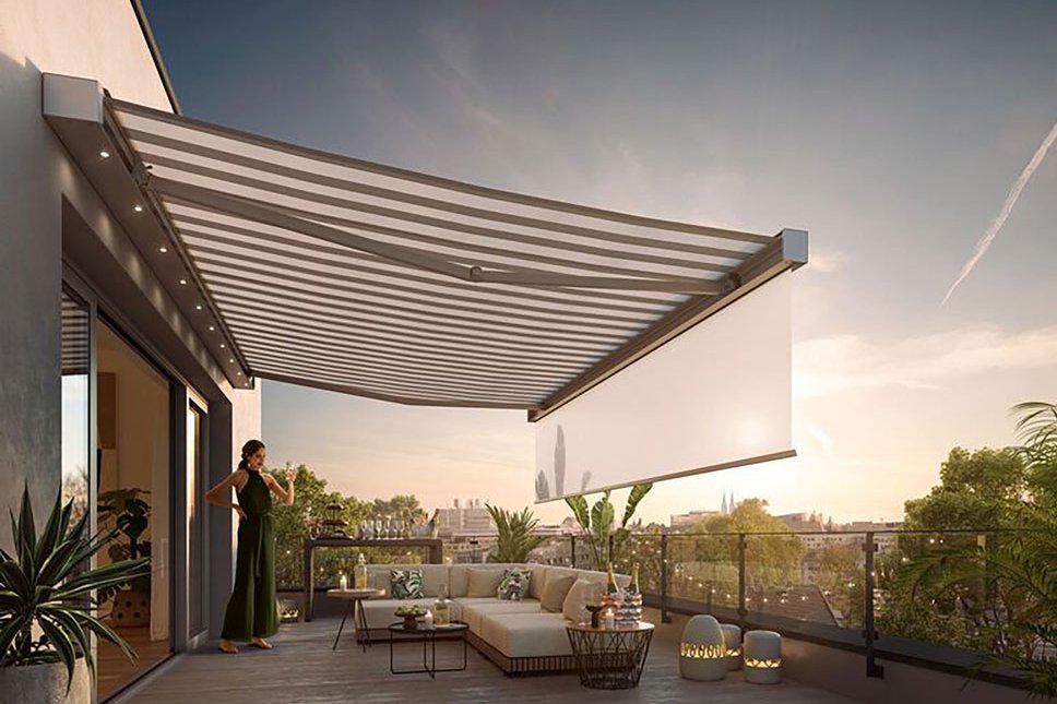 Terrasse avec une surdécoupe et un design moderne, dominée par des teintes de gris et de vert. Terrasse avec une surdécoupe et un design moderne, dominée par des teintes de gris et de vert.