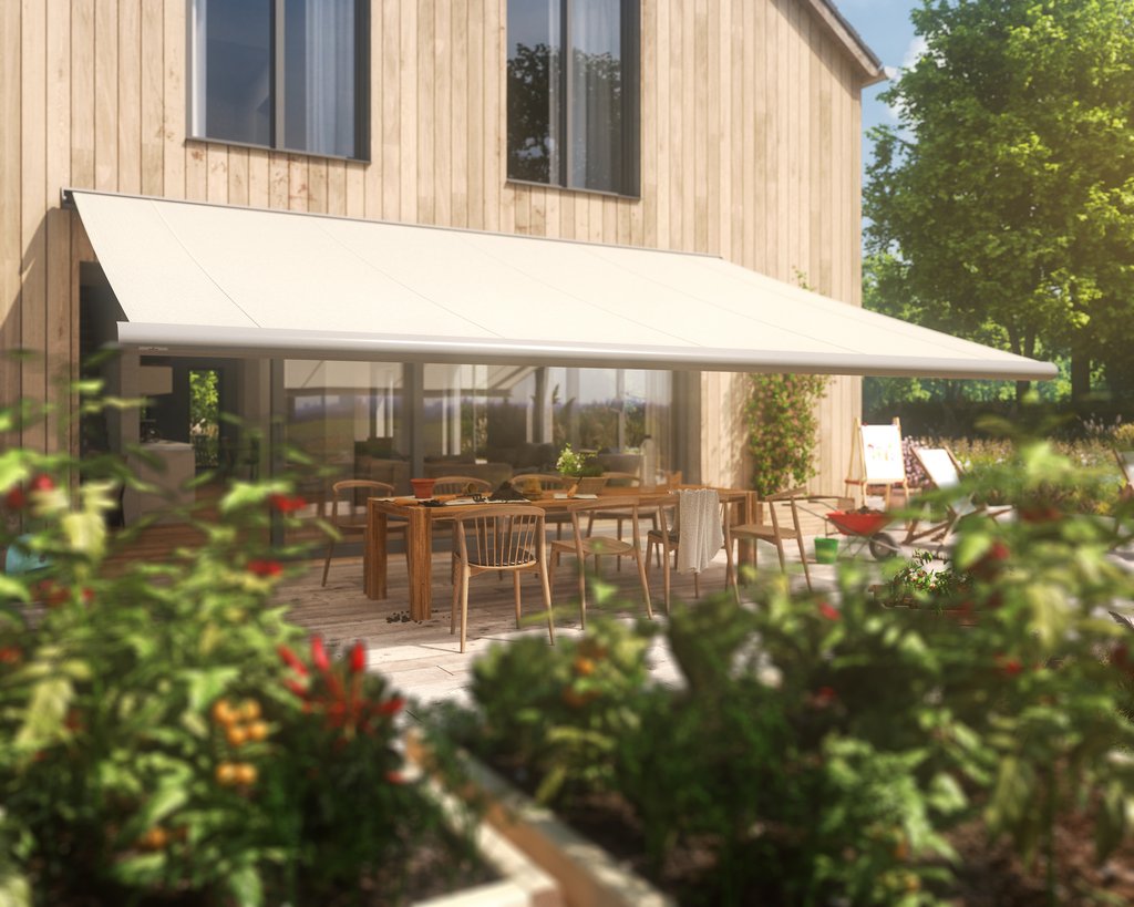 représentation d'une terrasse avec une grande couverture de store beige, en bois et verdure environnante. représentation d'une terrasse avec une grande couverture de store beige, en bois et verdure environnante.