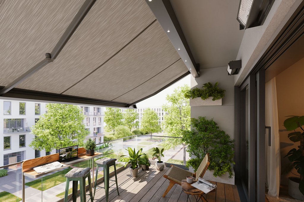 Terrasse avec une surbrillance grise et des structures de bois, entourée de verdure. Terrasse avec une surbrillance grise et des structures de bois, entourée de verdure.
