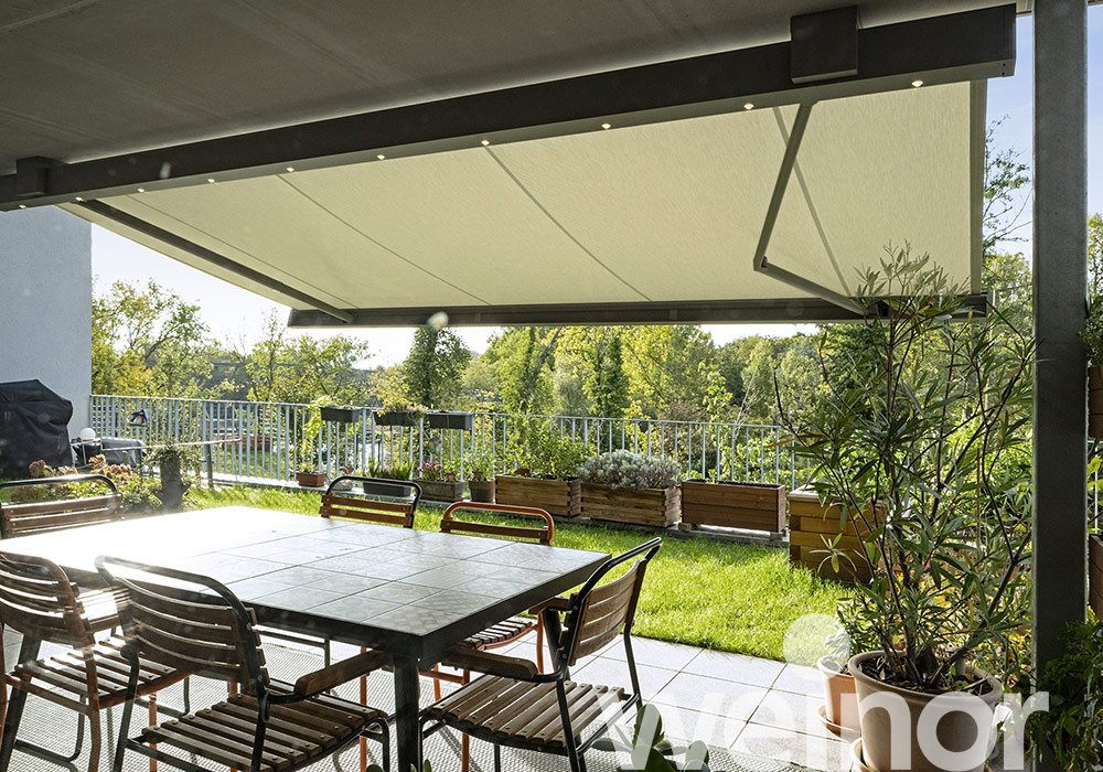 Store cubique également pour les petites terrasses  