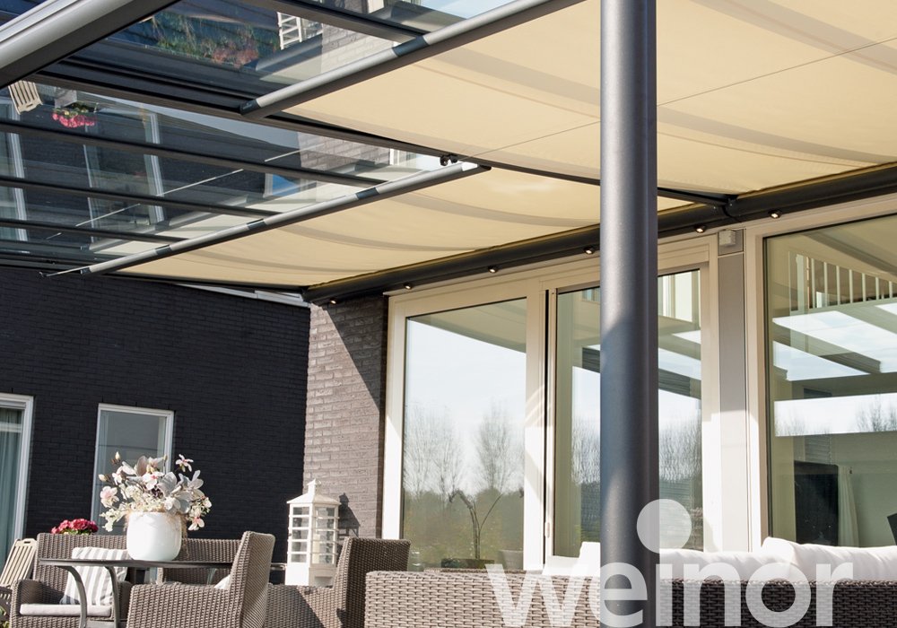 Toit de terrasse en verre weinor Terrazza Originale avec Sottezza , avec barre luminaire LED