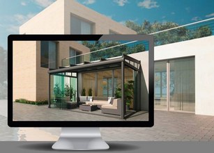Un ordinateur affichant une image d'une véranda moderne avec des structures en verre et des éléments de jardin. 