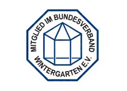 Logo octogonal avec un dessin en forme de structure en verre, bleu et blanc. Logo octogonal avec un dessin en forme de structure en verre, bleu et blanc.