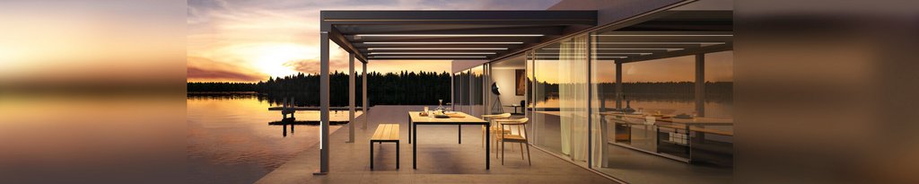 Vue d'une terrasse moderne avec une surplomb au bord de l'eau, au coucher du soleil. Vue d'une terrasse moderne avec une surplomb au bord de l'eau, au coucher du soleil.